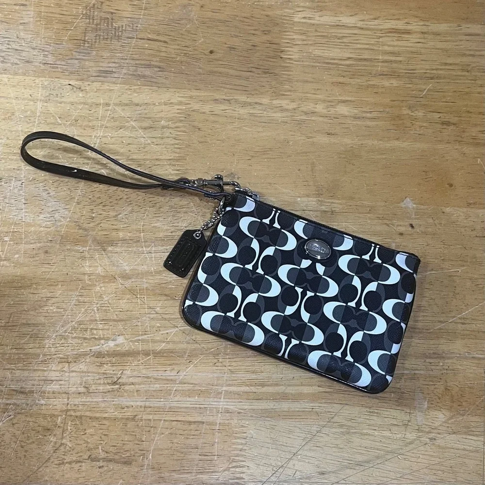 Coach Signature C‎ Wristlet Black White Grey Coated Canvas Y2K Minimalist Purse